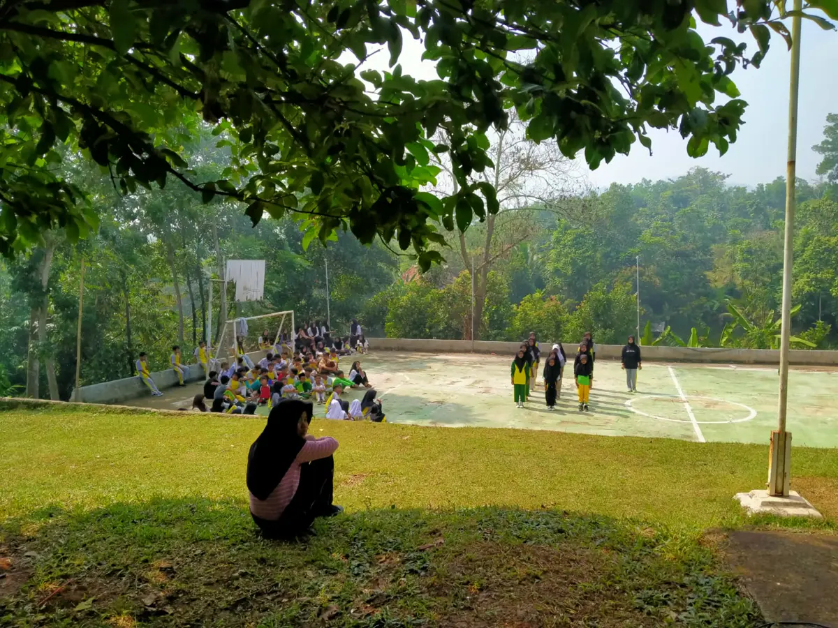Lapangan olahraga sekolah di Indonesia